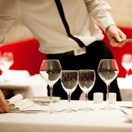 ホテル Restaurant Napoleon フォンテーヌブロー